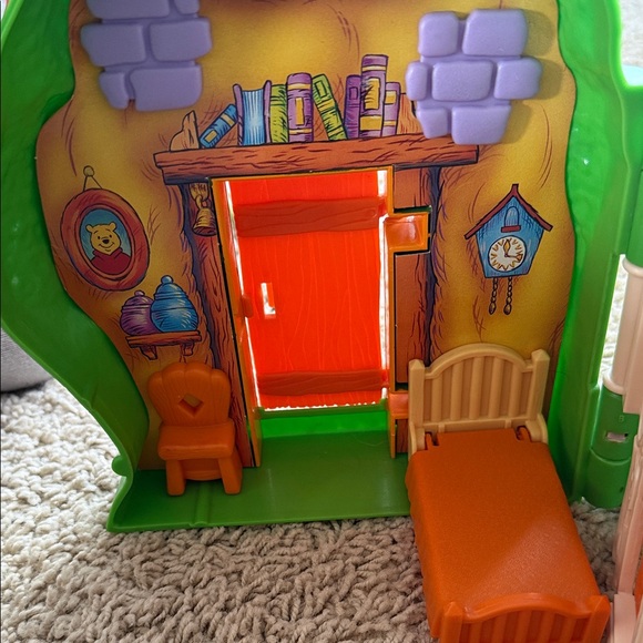 Pooh bear play house - Picture 3 of 6